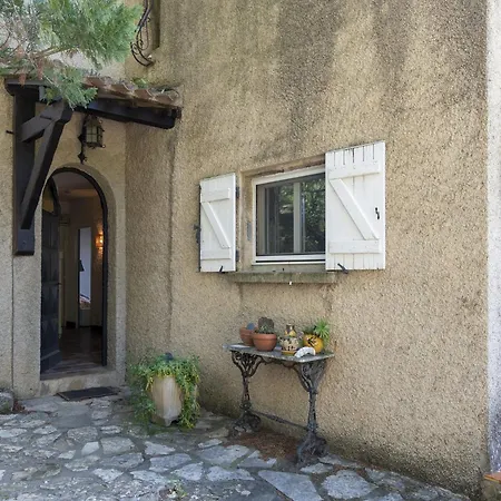 Lovely With Private Pool Vieussan